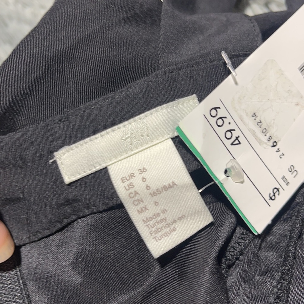 🥰🥰H&M Ruffled Mini Dress🥰🥰 - Picture 8 of 11